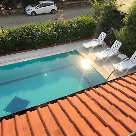 Sengul Villa מרמריס
