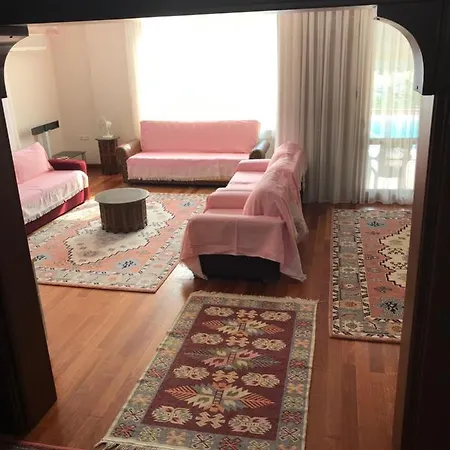 Sengul Villa בית אירוח
