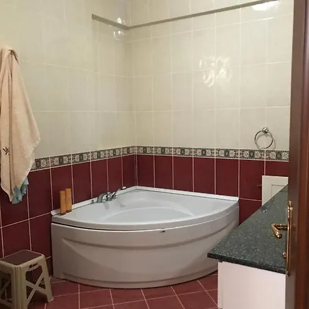 Gazde/Camere de închiriat Sengul Villa *